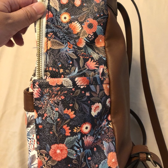 Gorgeous Parfois floral Backpack bag sold out rare - Picture 7 of 9